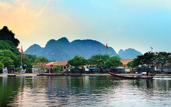 9 Ideas To Make The Most Of A Day From Hanoi: Huong Pagoda